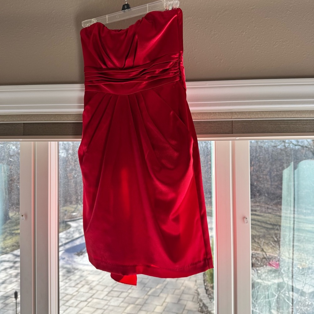 Elegant Red Strapless Dress